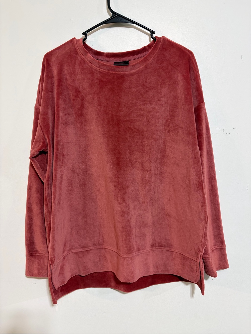 32 Degrees Washed Velvet Crewneck Sweater in Dusty Rose
